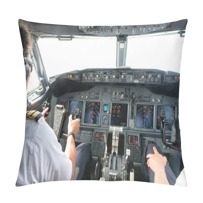 Personality  Pilot Landing A Plane Pillow Covers