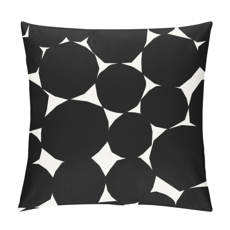 Personality  Seamless Pattern With Abstract Geometric Shapes In Black And White Pillow Covers