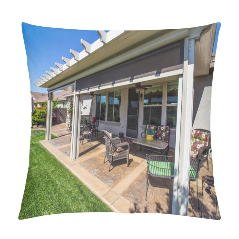 Personality  Modern Rear Yard Patio With Furniture Pillow Covers