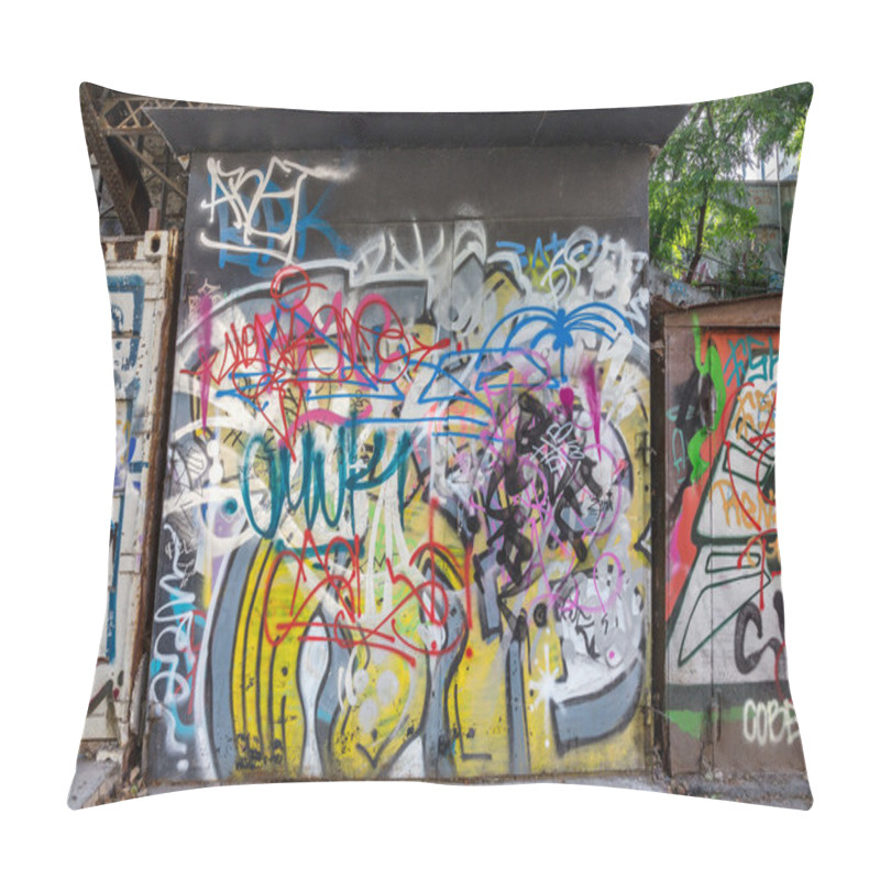 Personality  Beautiful Street Art Graffiti. Abstract Creative Drawing Fashion Pillow Covers