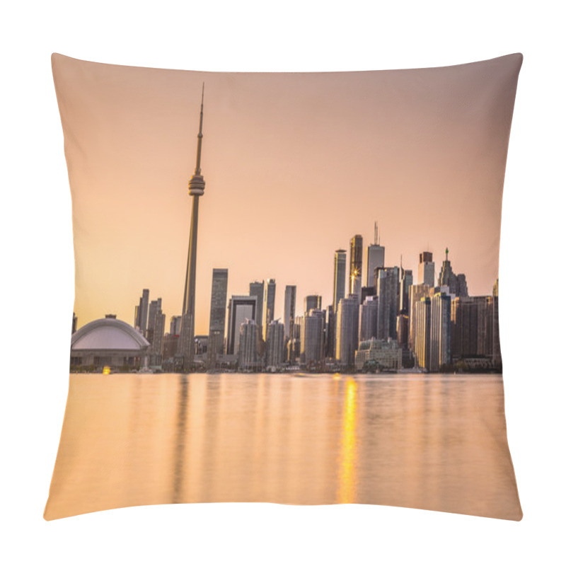 Personality  Toronto Skyline At Sunset Pillow Covers