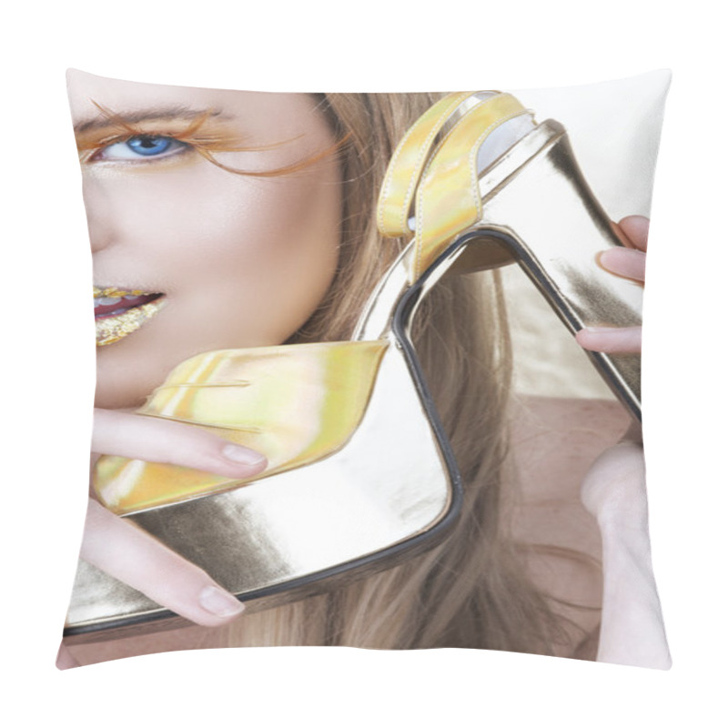 Personality  Blond With Shoe Pillow Covers