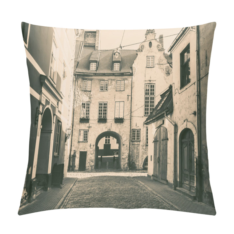 Personality  Black And White Photo Of Medieval Street In The Old City Of Riga Pillow Covers