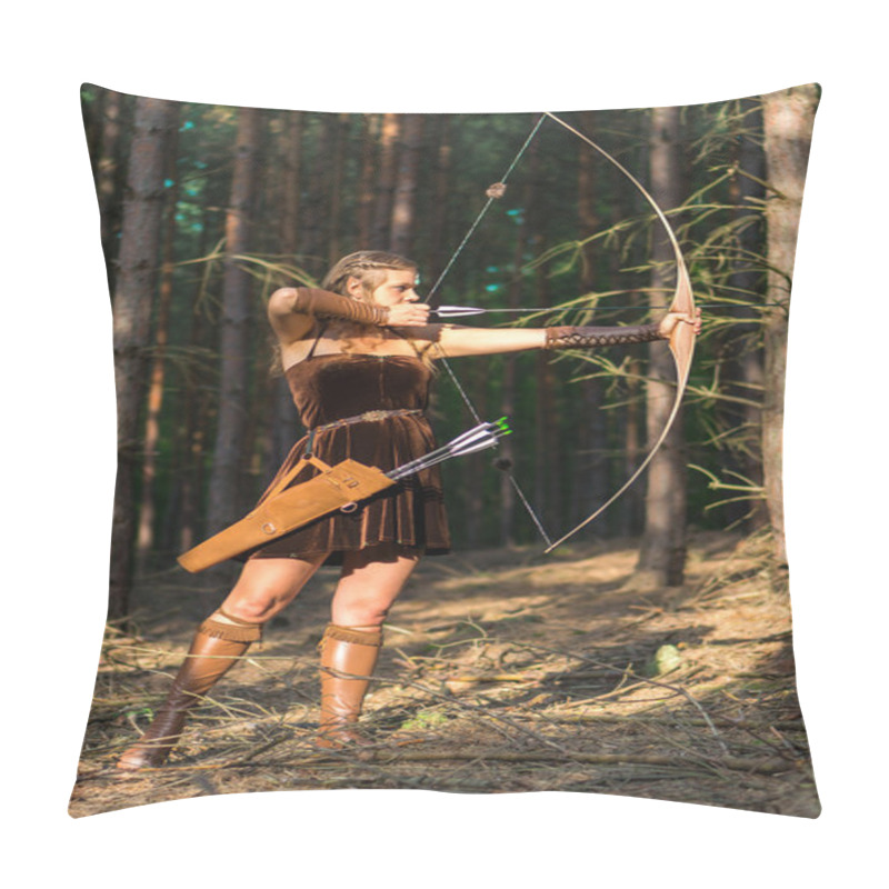 Personality  Young Lady Elf With A Long Bow Pillow Covers