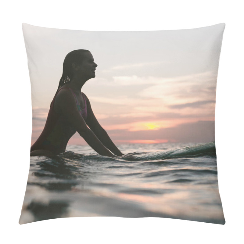 Personality  Side View Of Silhouette Of Woman Resting On Surfing Board In Ocean On Sunset Pillow Covers