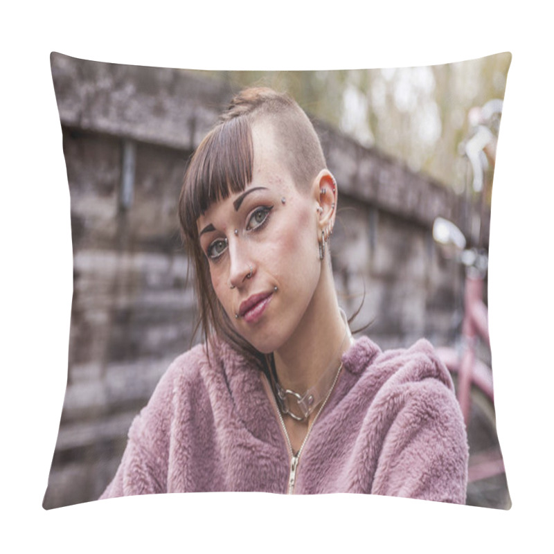 Personality  Young Woman Studying With Computer Sitting On A Wooden Table In The Park Among The Autumn Leaves Pillow Covers