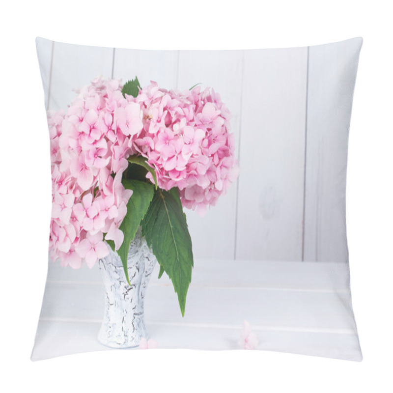 Personality  Hortense In Retro Vase In Shabby Chic Style Pillow Covers