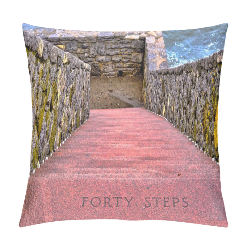 Personality  A Famous Landmark Along The Newport Cliff Walk, `forty Steps` Was A Place For Locals To Gather For Centuries Pillow Covers