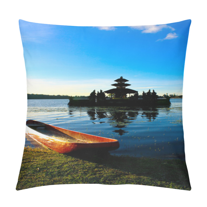 Personality  Bedugul Temple Boat Pillow Covers