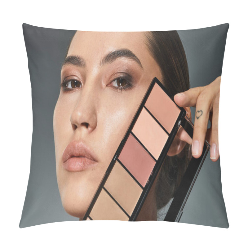 Personality  The Woman Confidently Holds A Palette Of Cosmetics, Highlighting Her Chic Makeup Look. Pillow Covers