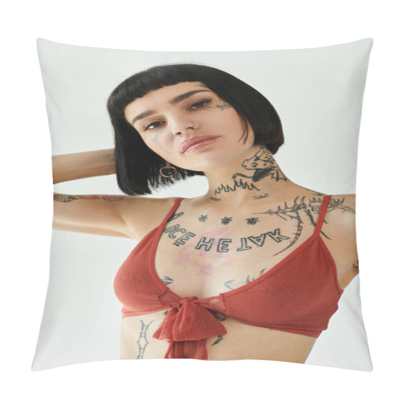 Personality  A Stylish Woman Flaunts Her Tattoos In A Chic Outfit Against A Clean Backdrop. Pillow Covers