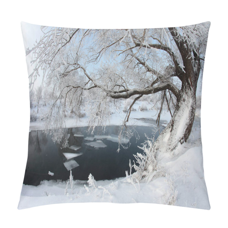 Personality  Winter Landscape Of Snow-covered Fields, Trees And River In The Early Misty Morning Pillow Covers