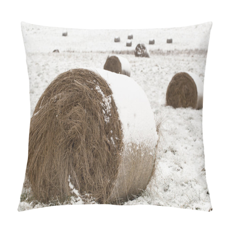 Personality  Snow Covered Hay Rolls On A Snowy Field Pillow Covers