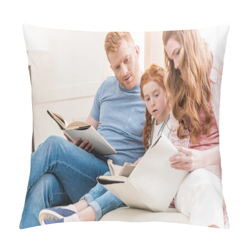 Personality  Parents With Daughter Reading Books   Pillow Covers