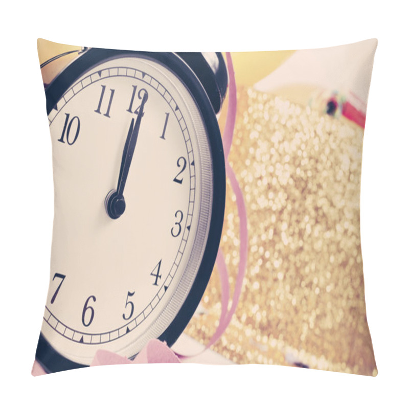 Personality  Watch At Twelve On The New Years Party Pillow Covers