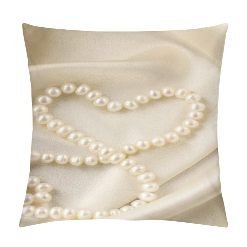 Personality  Pearl Necklace In The Shape Of Heart On Silk Fabric Pillow Covers