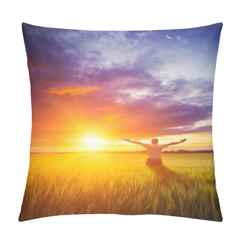 Personality  Field With Little Man Pillow Covers