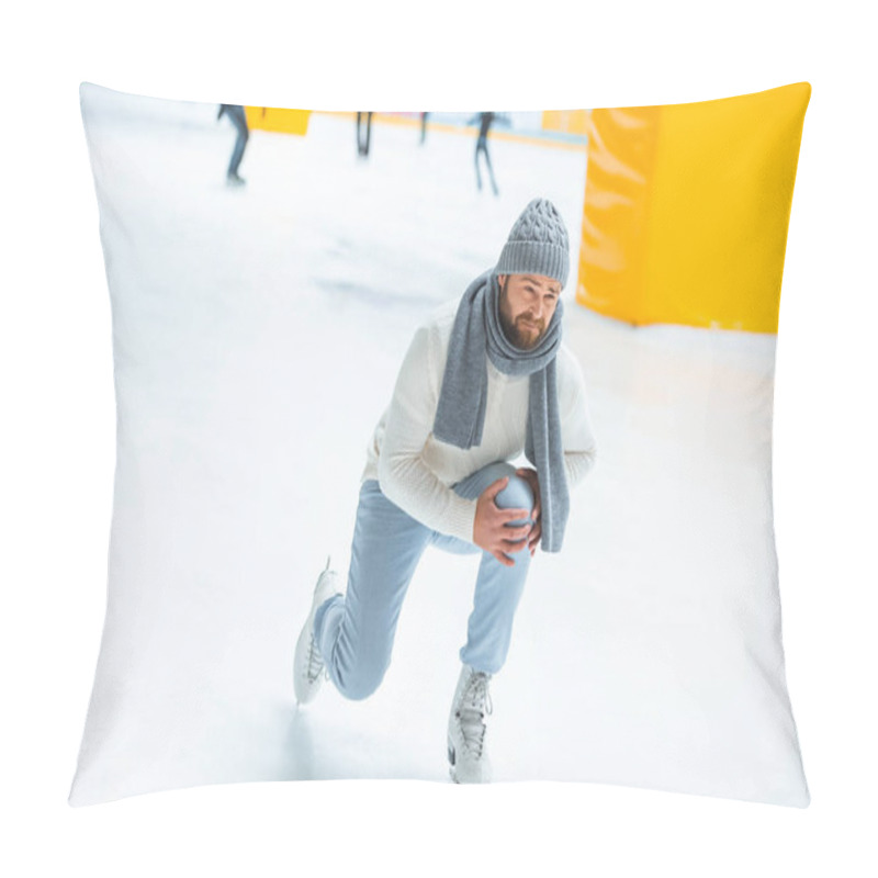 Personality  Man Injured Knee While Skated On Ice Rink Pillow Covers