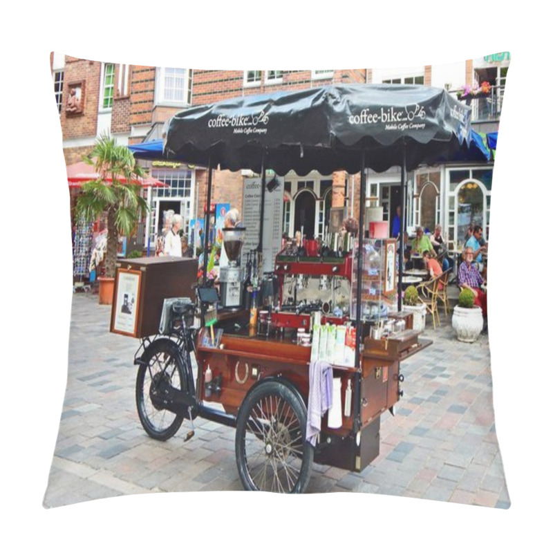 Personality  Kropeliner Strasse Is Rostock's Main Pedestrian Street Pillow Covers