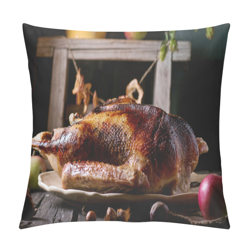 Personality  Roast Goose With Apples Pillow Covers