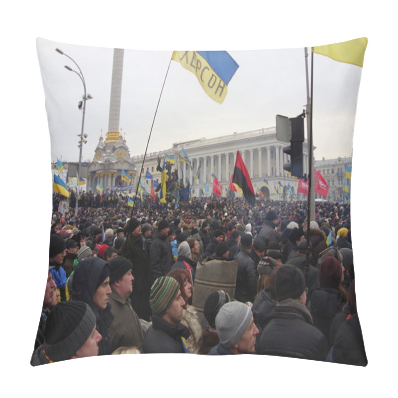 Personality  Protests In Ukraine , Revolution Ukraine, Euro Maidan, Kiev Pillow Covers