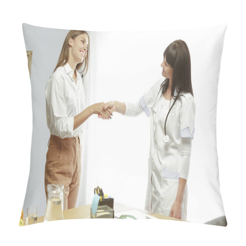 Personality  Smiling Nutritionist Showing A Healthy Diet Plan To Patient Pillow Covers