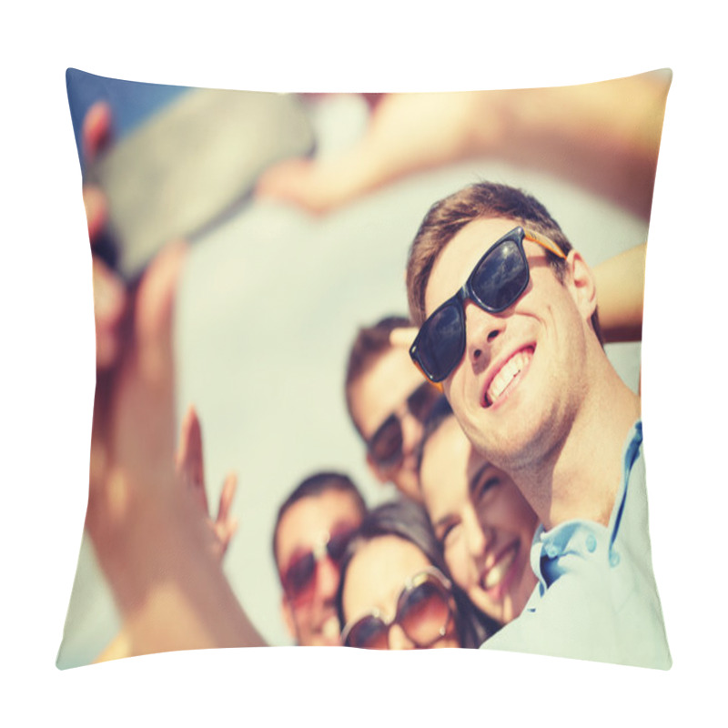 Personality  Group Of Friends Taking Picture With Smartphone Pillow Covers