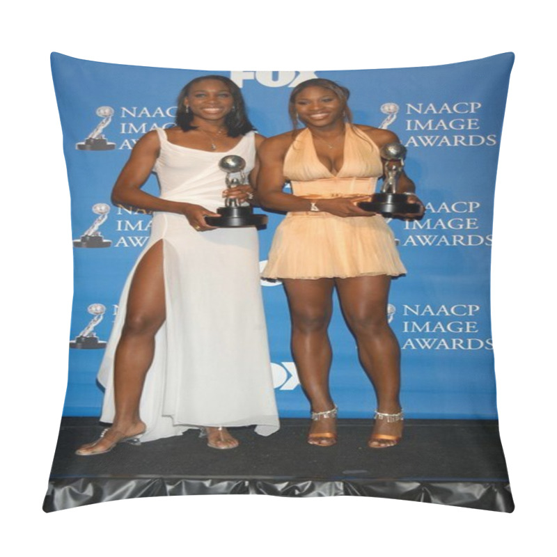 Personality  Venus And Serena Williams Pillow Covers