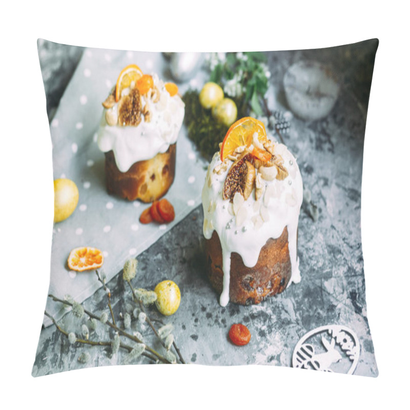 Personality  Easter Cupcake With Candied Fruit, Panetone Pillow Covers