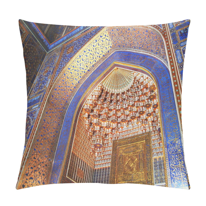 Personality  Arch In Arches National Park Pillow Covers