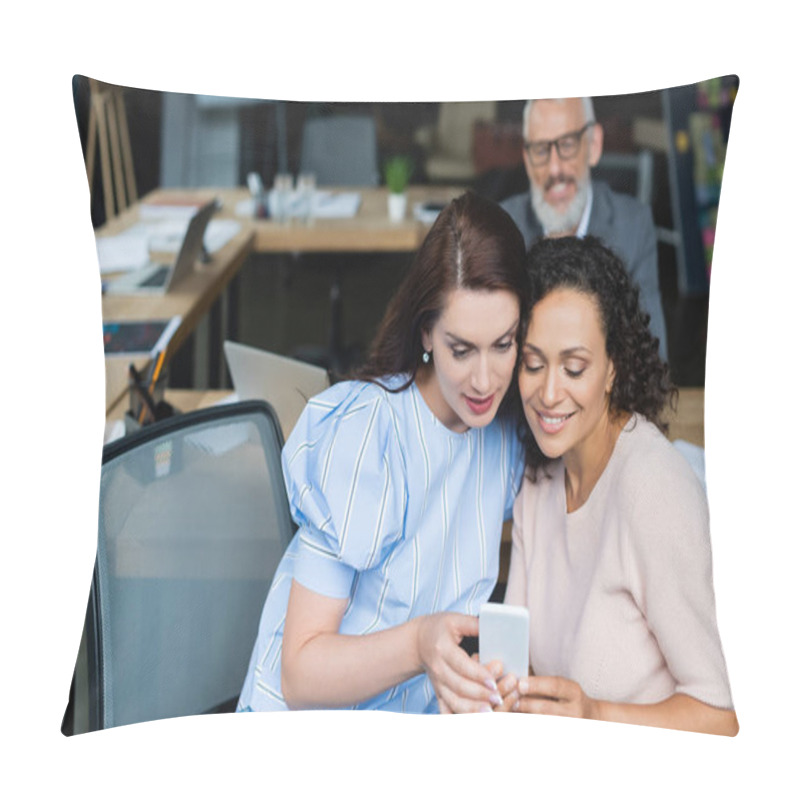 Personality  Smiling Interracial Same Sex Couple Looking At Smartphone Near Real Estate Sales Manager On Blurred Background Pillow Covers