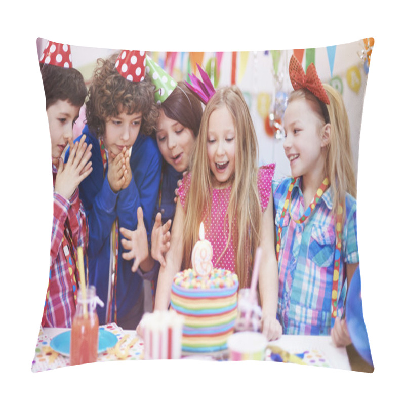 Personality  Children At The Birthday Party Pillow Covers