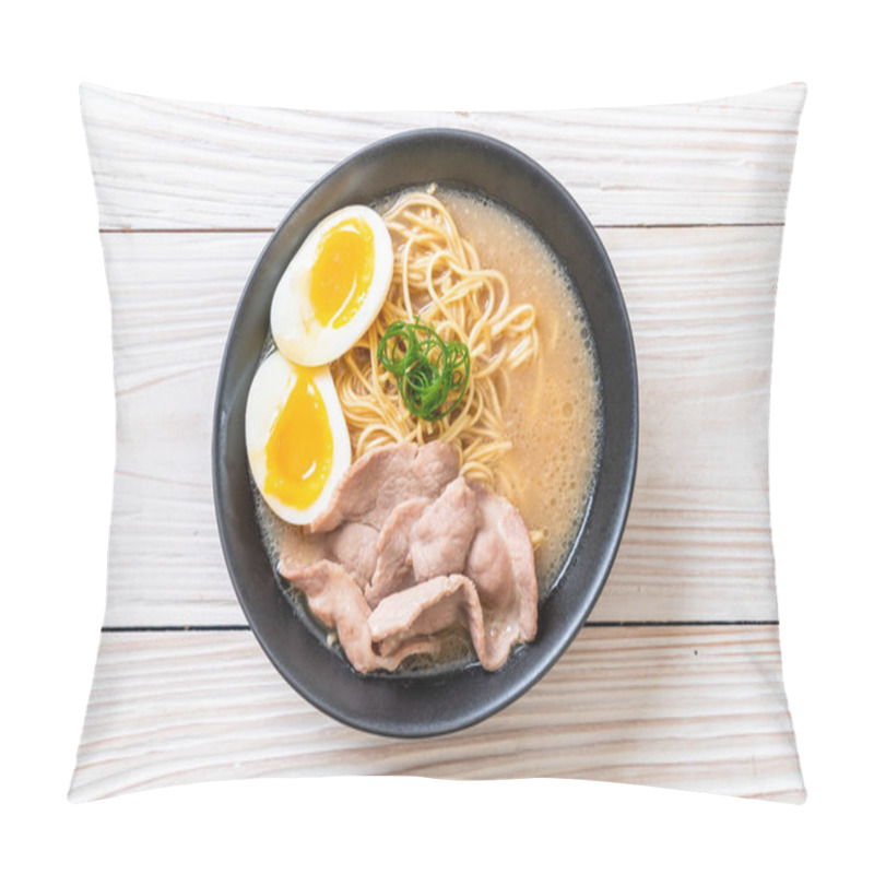 Personality  Tonkotsu Ramen Noodles With Pork And Egg - Japanese Style Pillow Covers