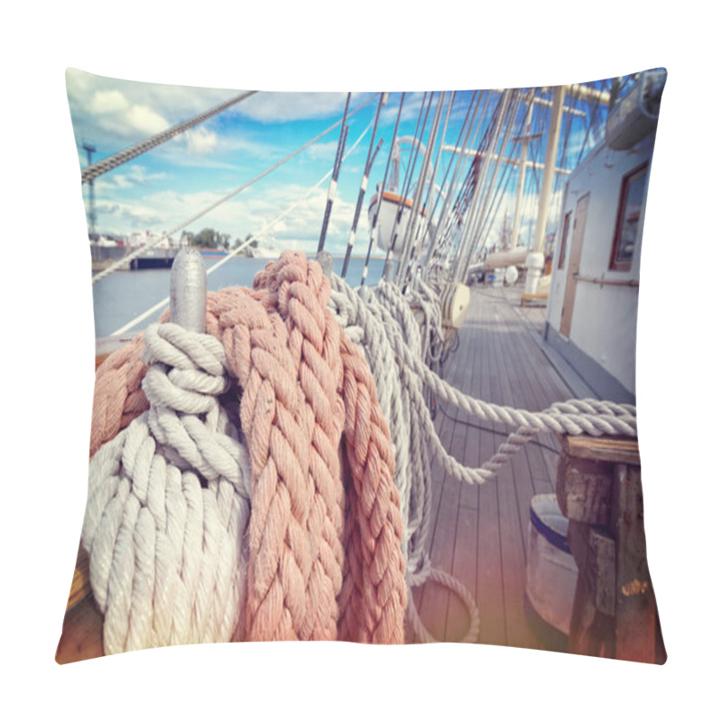 Personality  Ropes On A Sailboat Pillow Covers