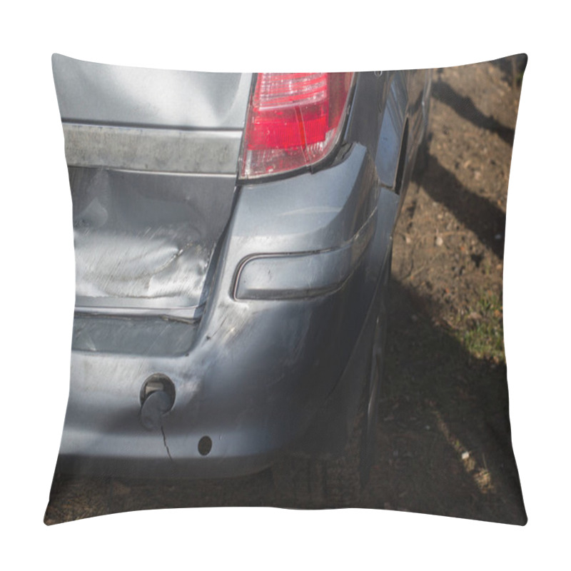 Personality  Close Up On  Damage Rear Bumber In The Car Pillow Covers