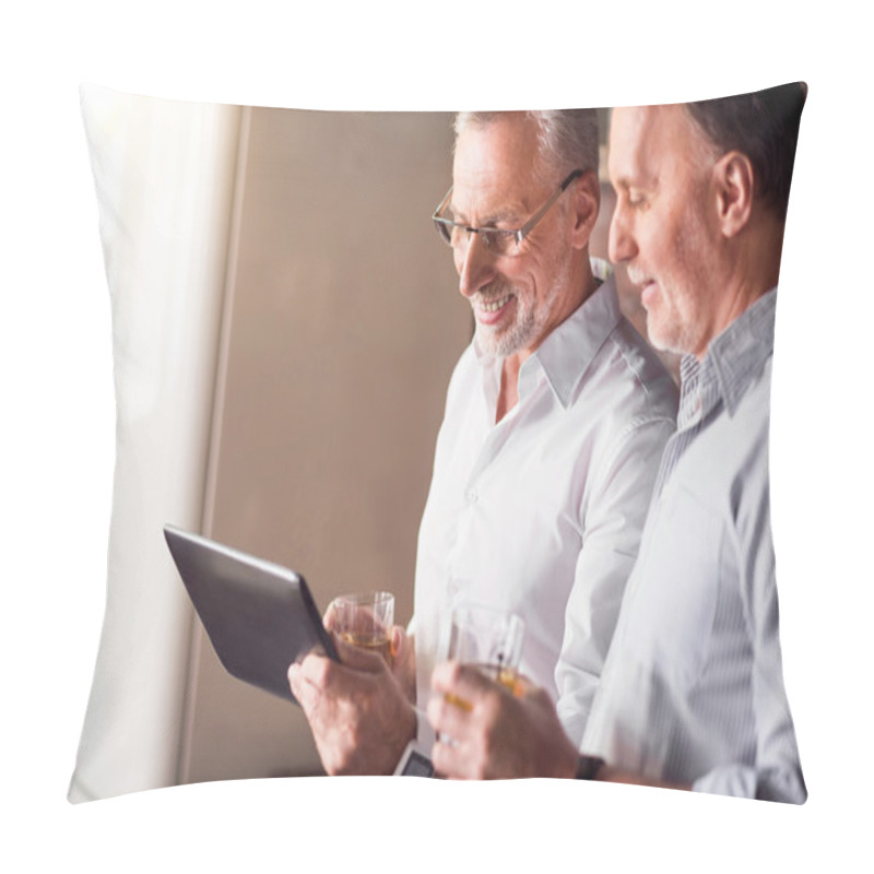 Personality  Colleagues Sharing Funny Jokes With Each Other Pillow Covers