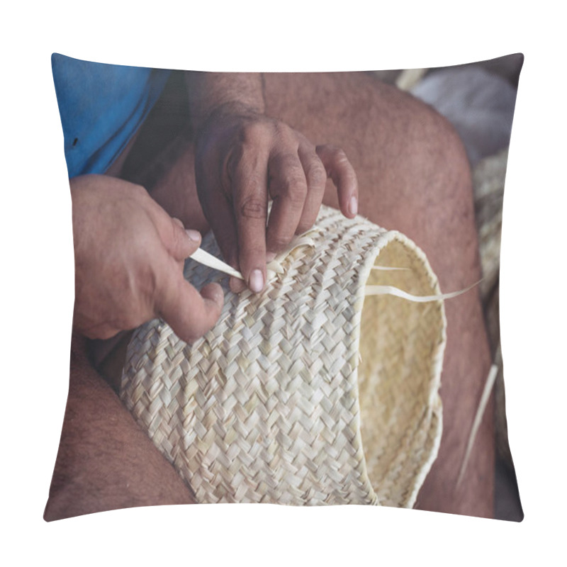 Personality  Close-up View Of An Artisan Hands Meticulously Weaving A Palmito Basket, Showcasing The Detailed Craftsmanship Involved In This Traditional Art Pillow Covers