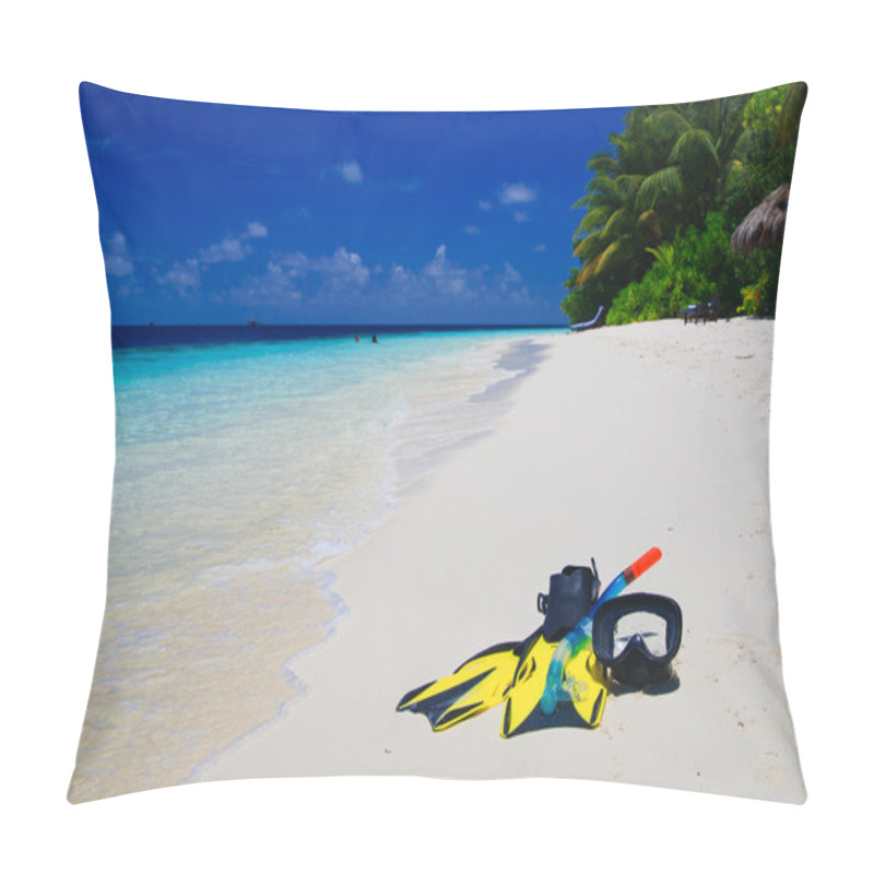 Personality  Diving Mask With Fins On Beach Pillow Covers