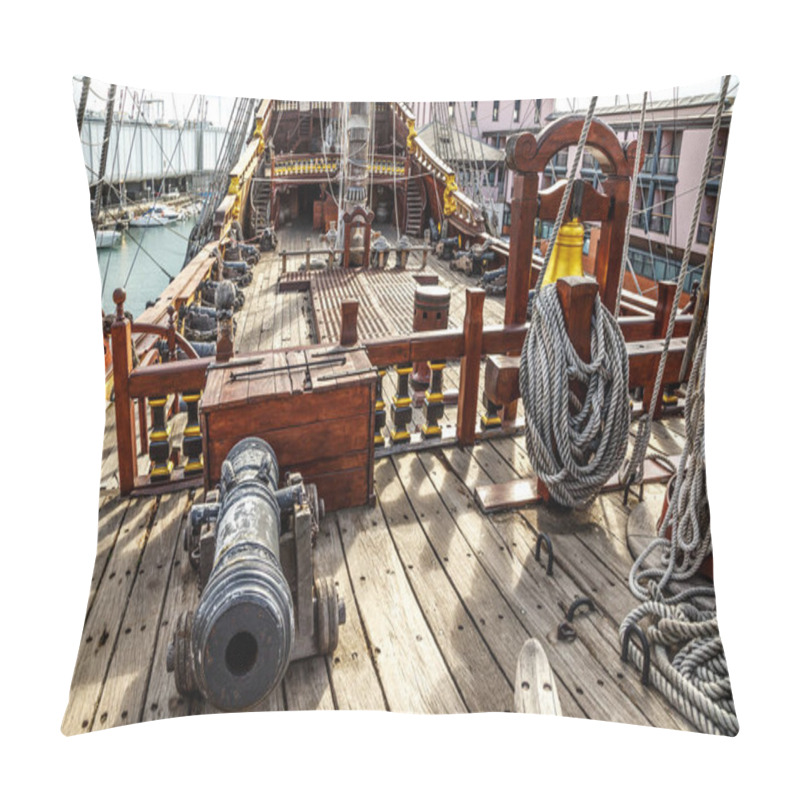 Personality  Wooden Pirate Ship In Genova Port Pillow Covers