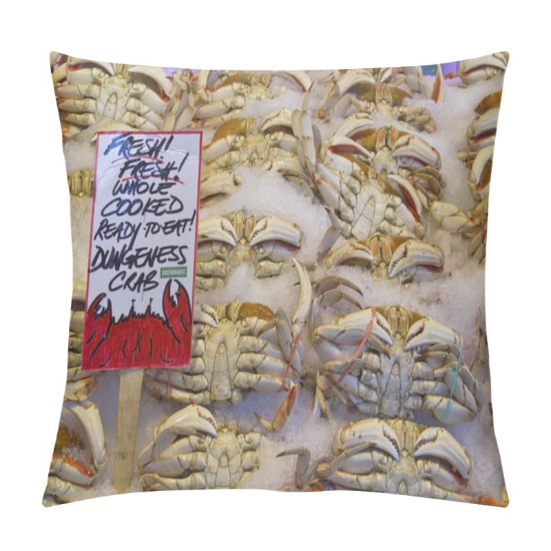 Personality  Fresh Cooked Dungeness Crabs On Ice Pillow Covers