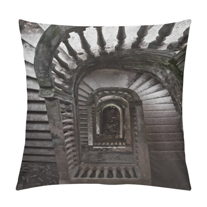 Personality  Gothic Abandoned Ladies, Abandoned Hotel Gagripsh Pillow Covers