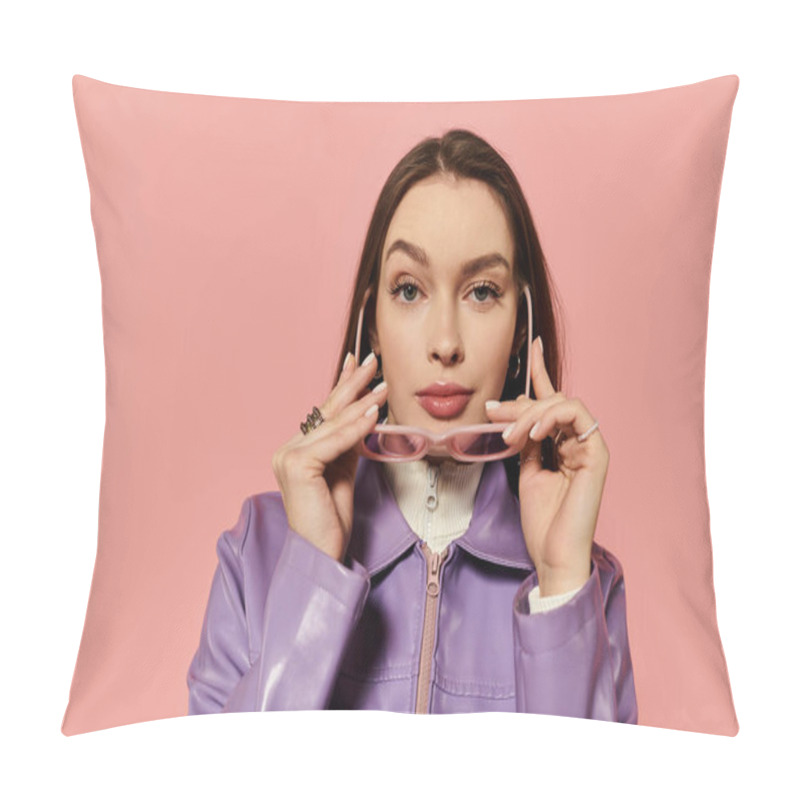 Personality  A Vibrant Woman Adjusts Her Glasses While Showcasing Her Stylish Outfit And Confident Expression. Pillow Covers