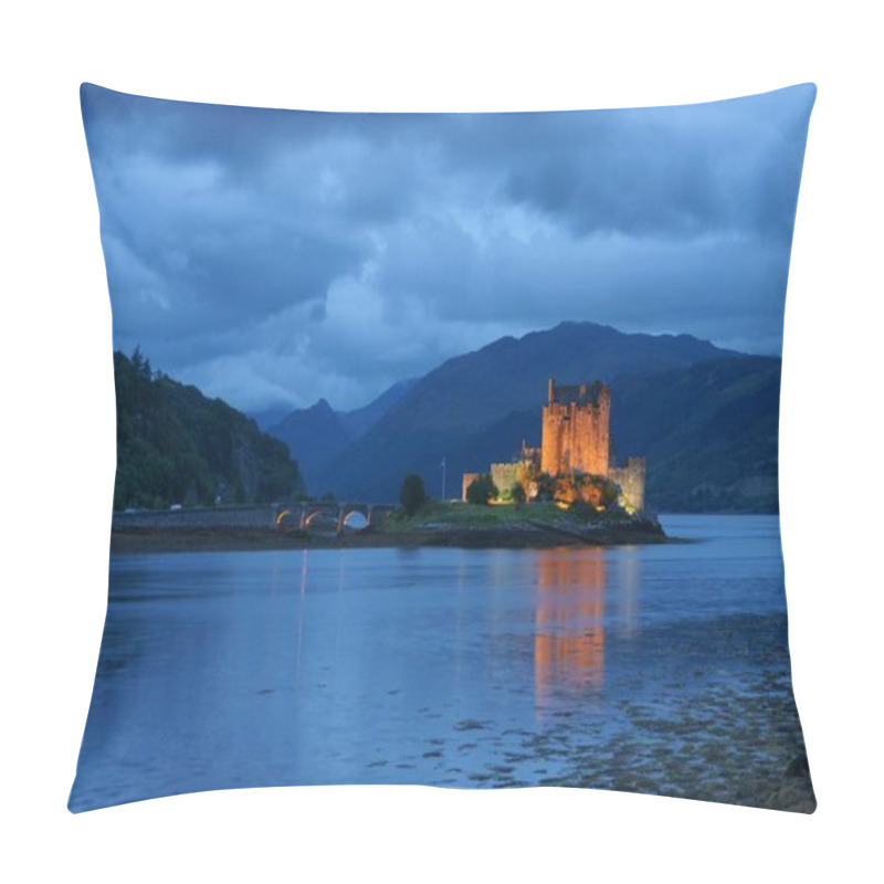 Personality  Bridge At Eilean Donan Castle  Pillow Covers