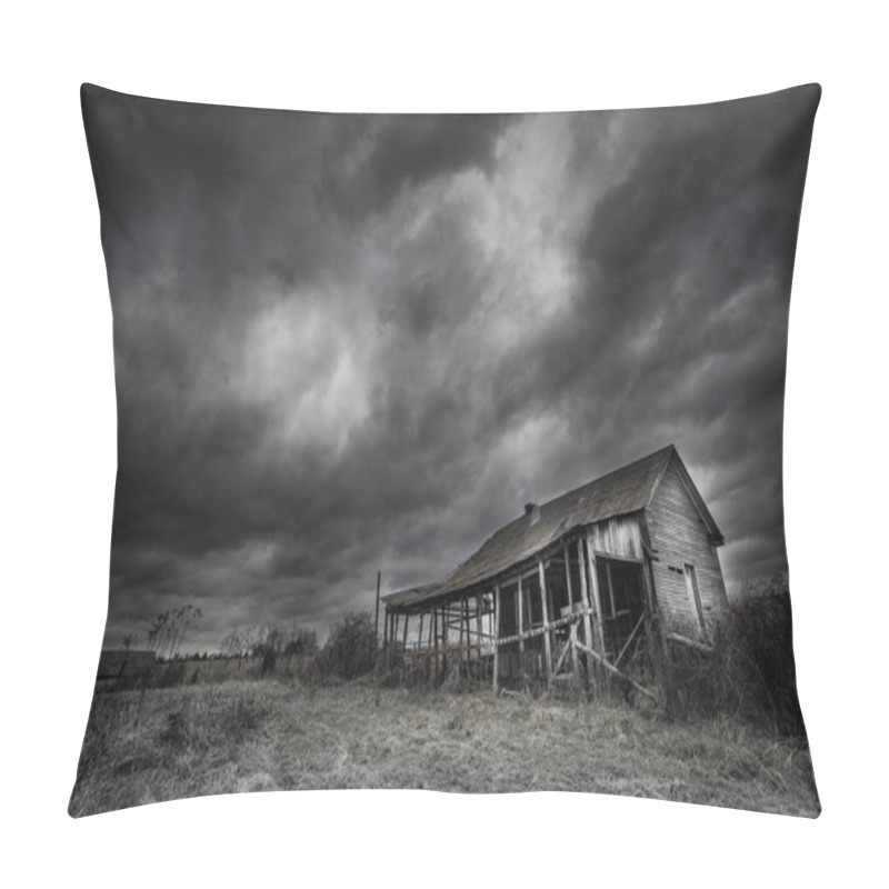 Personality  An Abandoned House With Dark Dramatic Cloudy Sky Pillow Covers