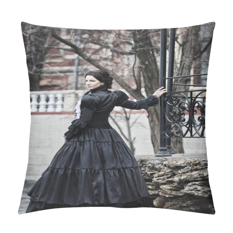 Personality  Lady In Black Pillow Covers