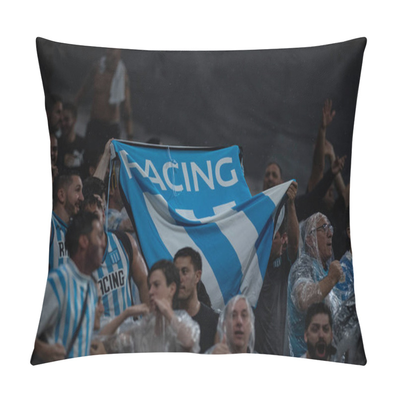 Personality  Sao Paulo (sp), Brazil 10/24/2024 - Racing Fans At The Match Between Corinthians And Racing-arg, Valid For The First Leg Of The Conmebol Sulamericana Semifinal (ronaldo Barreto / Thenews2) Pillow Covers