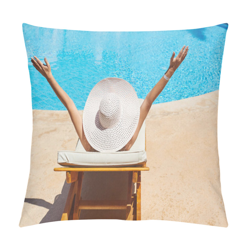 Personality  Beautiful Woman In A Big White Hat On A Lounger By The Pool Pillow Covers