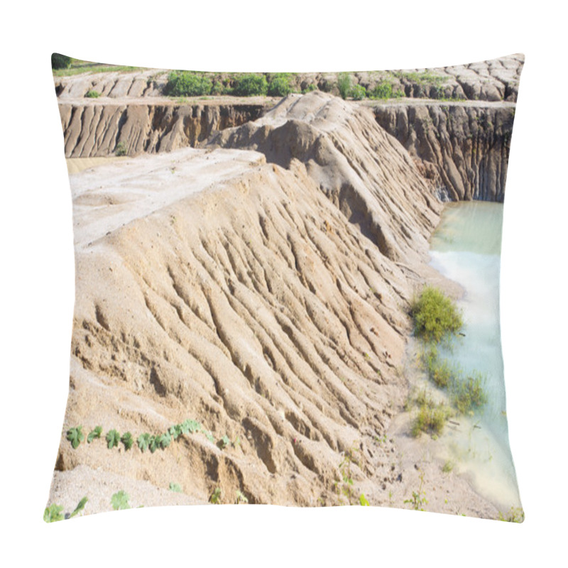 Personality  Eroded Cut Bank Of Small River Pillow Covers