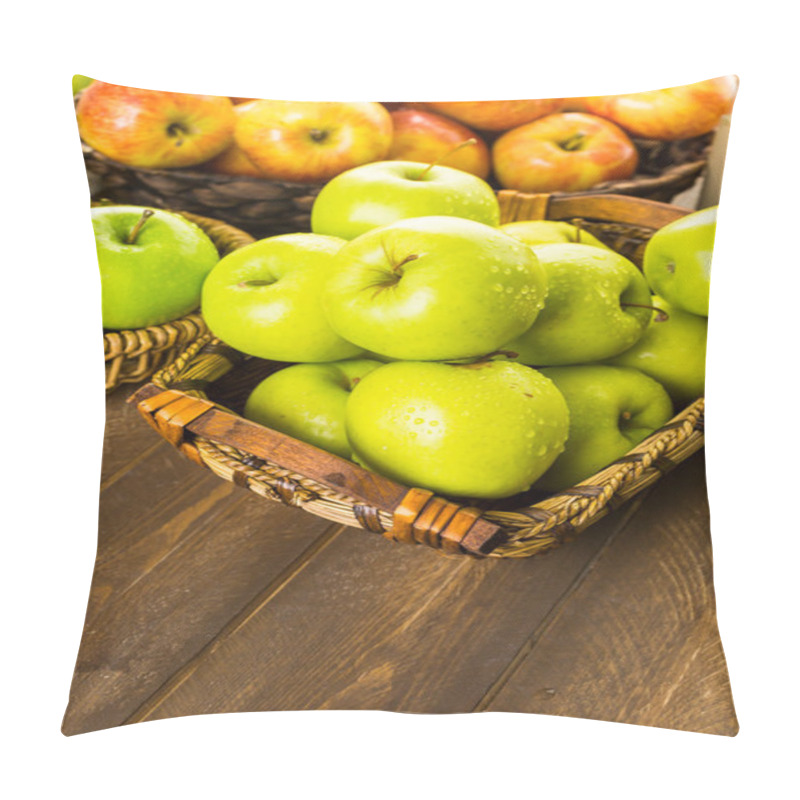 Personality  Variety Of Organic Apples Pillow Covers