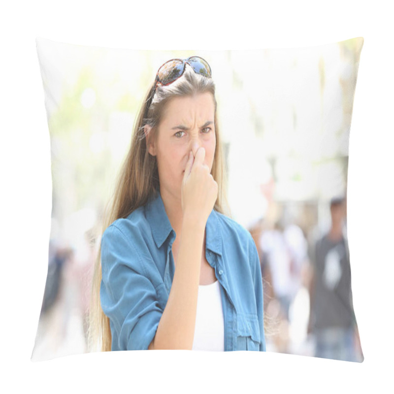 Personality  Disgusted Woman Covering Nose In The Street Of A Contaminated City Pillow Covers